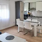 Vikendica 1 Bedroom Lovely In Pula
