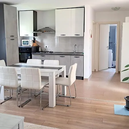 1 Bedroom Lovely In Dom wakacyjny Pula