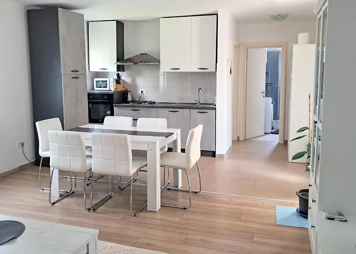1 Bedroom Lovely In Holiday home Pula