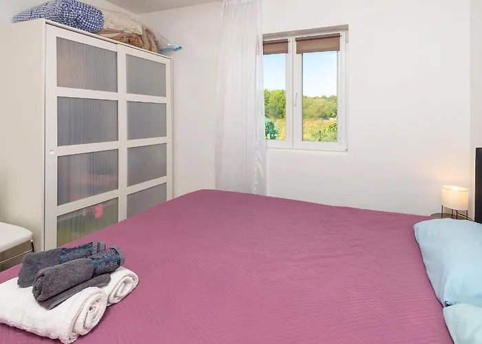 1 Bedroom Lovely In
